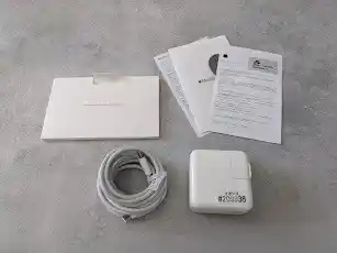 イオシスから届いた付属品一式