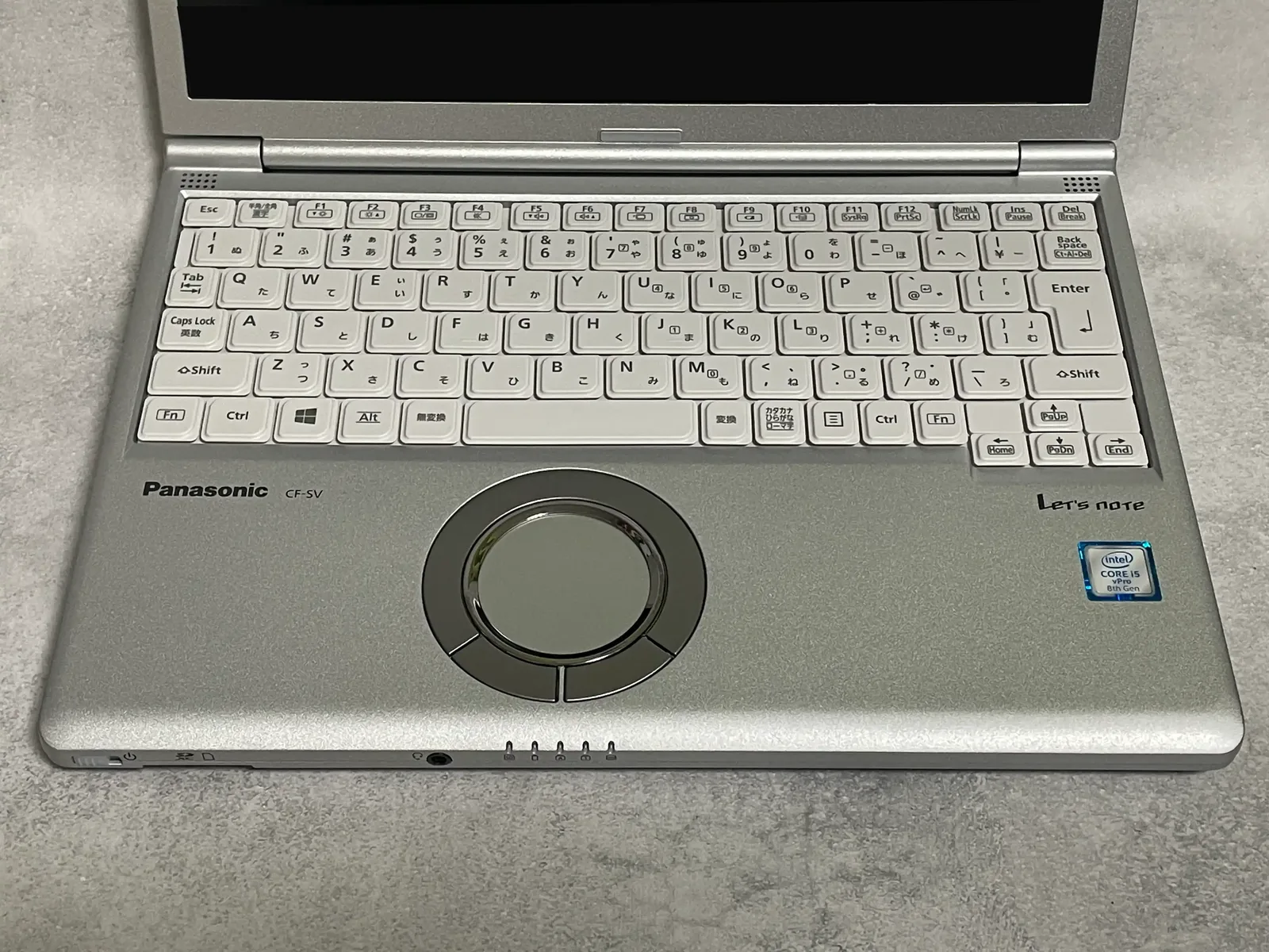 CF-SV8のキーボードとパームレストのCore i5のシール