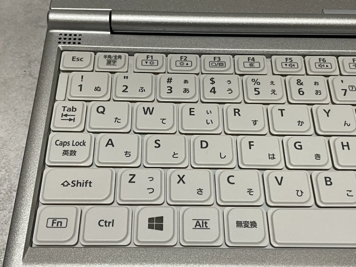 CF-SV8のキーボード左側。Esc・Fn・Ctrlのキーが並ぶ