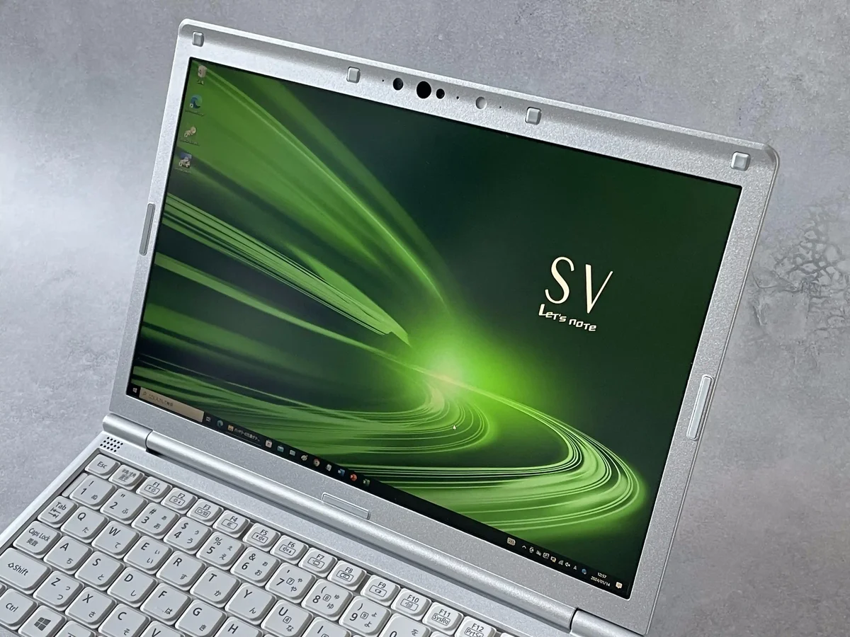 SVの壁紙が表示されたCF-SV8の画面